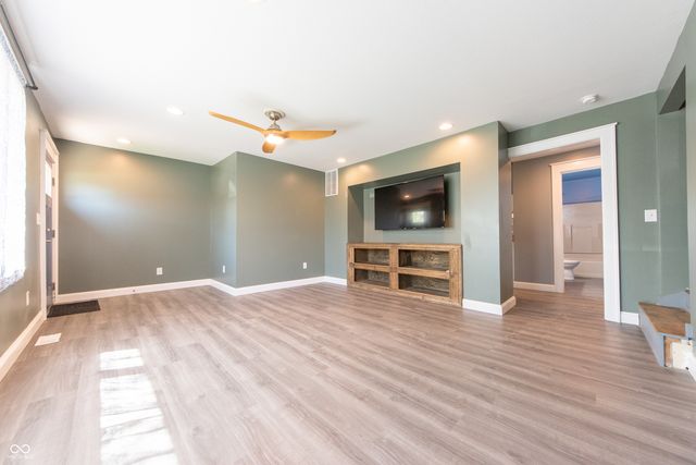 9636 E Randal Street, Columbus, IN 47203