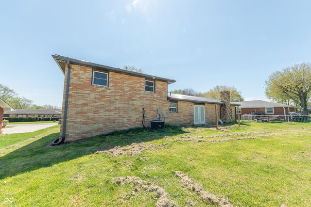 9636 E Randal Street, Columbus, IN 47203