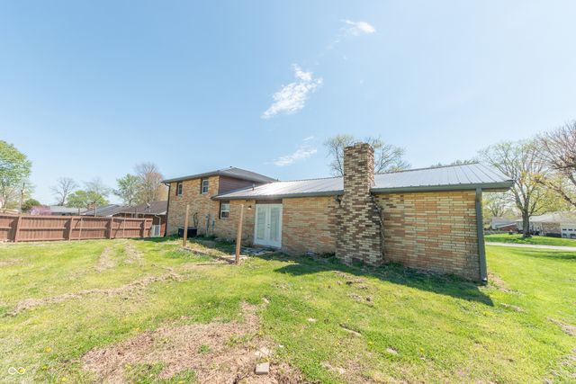 9636 E Randal Street, Columbus, IN 47203