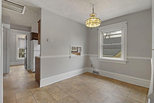 937 Grove AVENUE, Racine, WI 53405