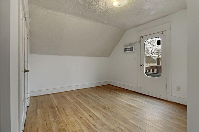 937 Grove AVENUE, Racine, WI 53405