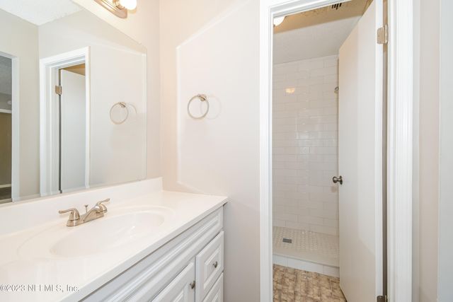 7850 BLANK Drive N, Jacksonville, FL 32244