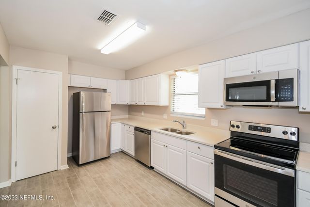 7850 BLANK Drive N, Jacksonville, FL 32244