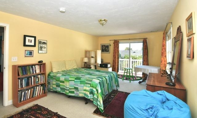 18 D St, Hull, MA 02045
