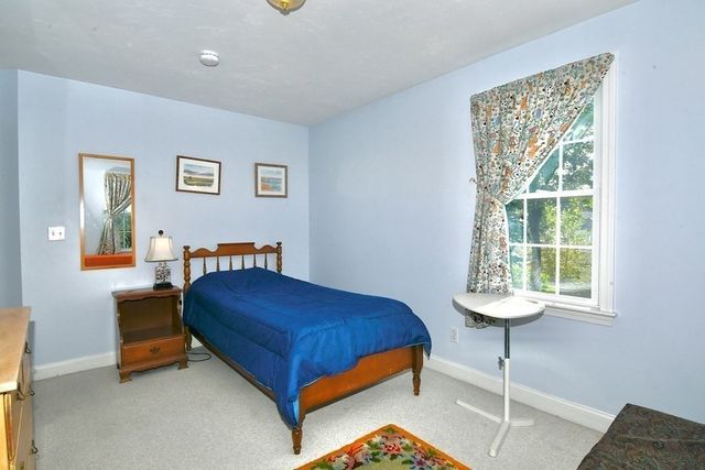 18 D St, Hull, MA 02045