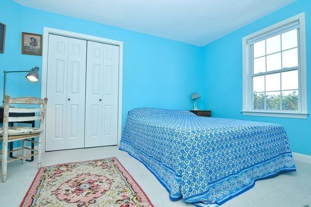 18 D St, Hull, MA 02045