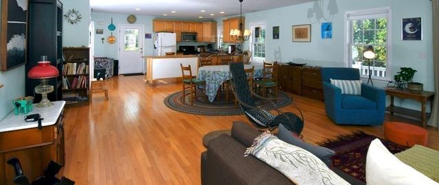 18 D St, Hull, MA 02045