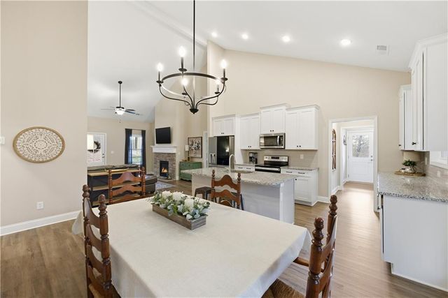 117 Mescalero Court, Waleska, GA 30183