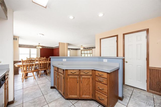 9802 Korte Sewald Road, Lebanon, IL 62254