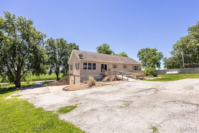 9802 Korte Sewald Road, Lebanon, IL 62254