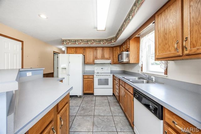 9802 Korte Sewald Road, Lebanon, IL 62254