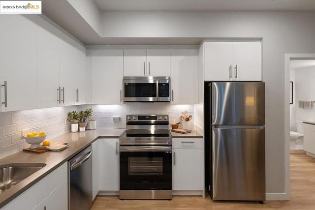 260 Brooklyn Basin Way 400, Oakland, CA 94606