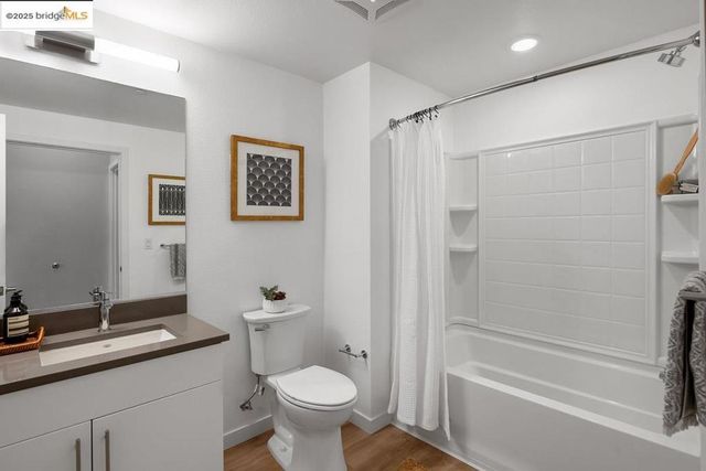 260 Brooklyn Basin Way 400, Oakland, CA 94606