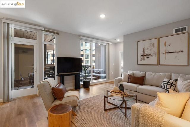 260 Brooklyn Basin Way 400, Oakland, CA 94606