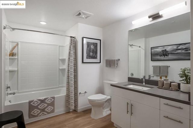 260 Brooklyn Basin Way 400, Oakland, CA 94606