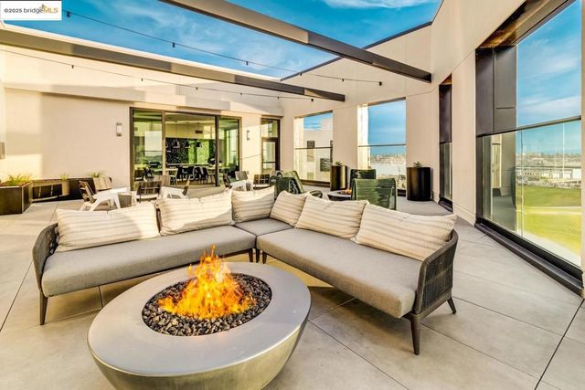 260 Brooklyn Basin Way 400, Oakland, CA 94606