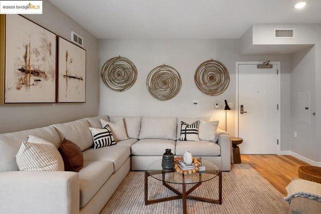 260 Brooklyn Basin Way 400, Oakland, CA 94606