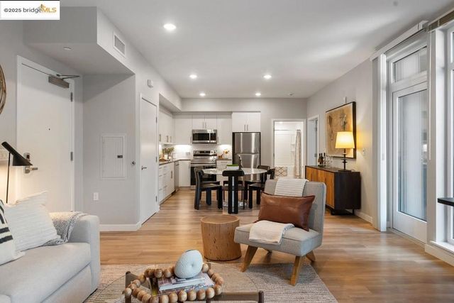 260 Brooklyn Basin Way 400, Oakland, CA 94606