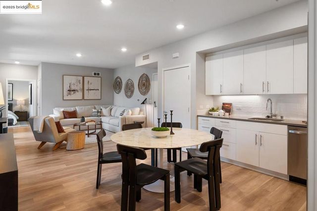 260 Brooklyn Basin Way 400, Oakland, CA 94606