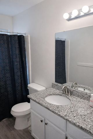10052 Allen Pointe Drive, Allen Park, MI 48101