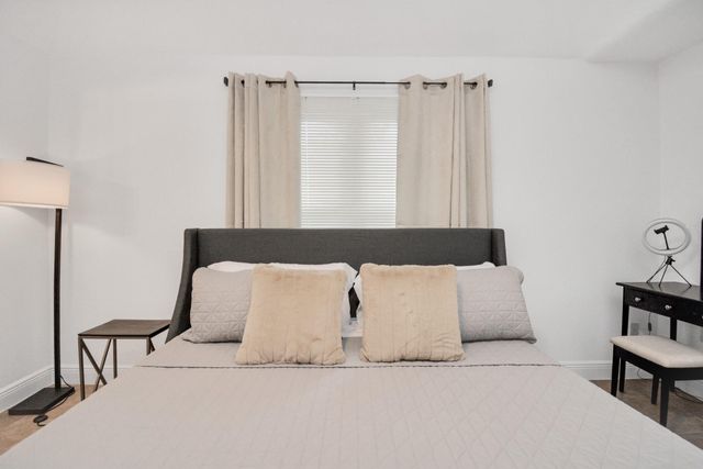 7830 Pardee Street, Houston, TX 77028