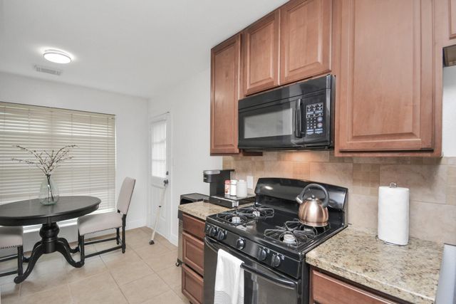 7830 Pardee Street, Houston, TX 77028