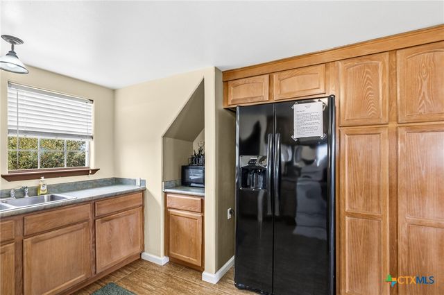 364 N Blackburn Avenue, Port Lavaca, TX 77979