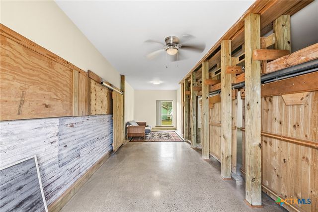 364 N Blackburn Avenue, Port Lavaca, TX 77979