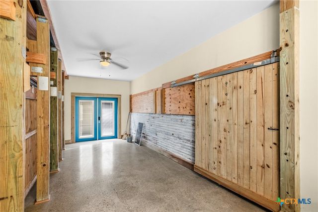 364 N Blackburn Avenue, Port Lavaca, TX 77979