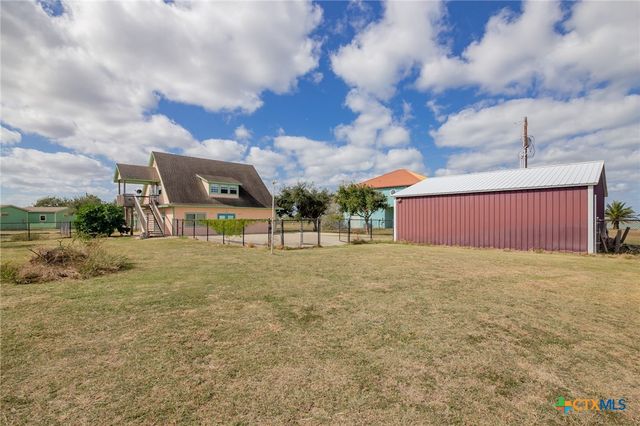 364 N Blackburn Avenue, Port Lavaca, TX 77979
