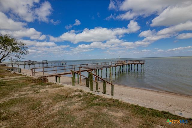 364 N Blackburn Avenue, Port Lavaca, TX 77979