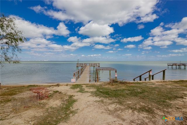 364 N Blackburn Avenue, Port Lavaca, TX 77979