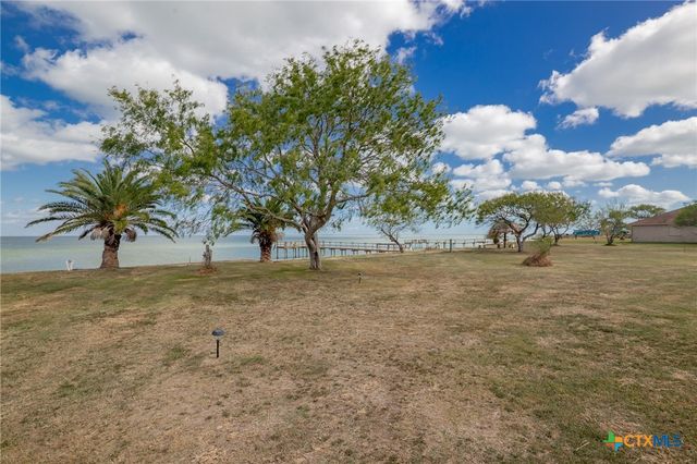 364 N Blackburn Avenue, Port Lavaca, TX 77979