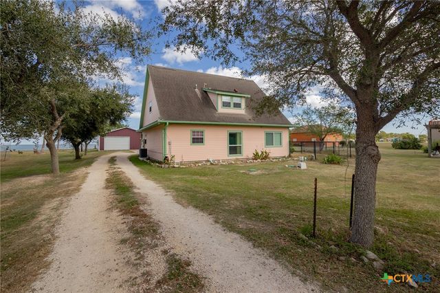 364 N Blackburn Avenue, Port Lavaca, TX 77979