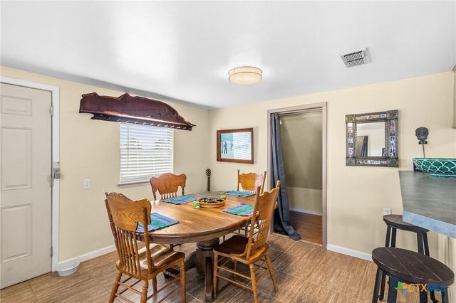 364 N Blackburn Avenue, Port Lavaca, TX 77979