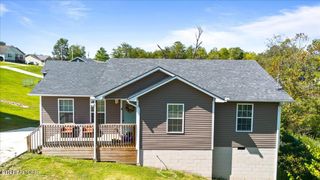 236 Sandy Hill Rd, Lafollette, TN 37766