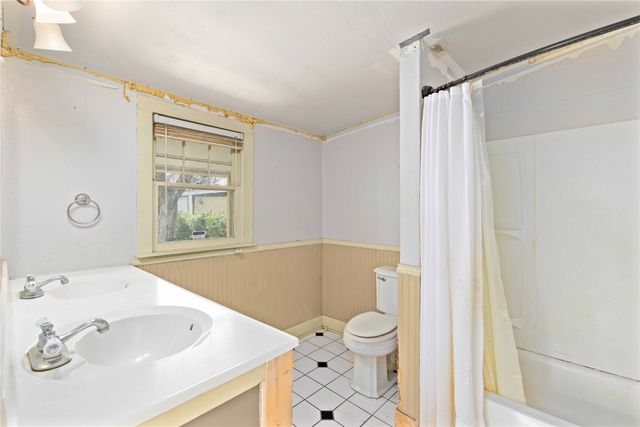 1203 8th Street, Brownwood, TX 76801