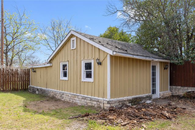 1203 8th Street, Brownwood, TX 76801