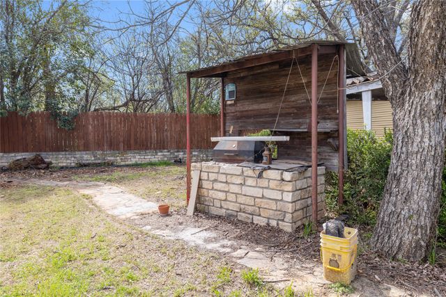 1203 8th Street, Brownwood, TX 76801