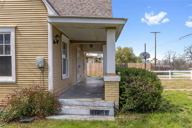 1203 8th Street, Brownwood, TX 76801