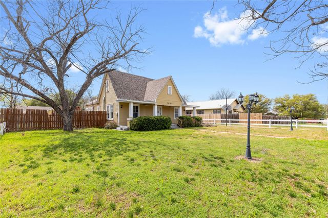 1203 8th Street, Brownwood, TX 76801