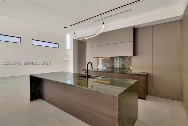 135 SW 29th Rd, Miami, FL 33129