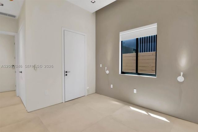135 SW 29th Rd, Miami, FL 33129