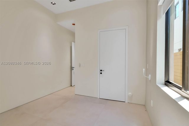 135 SW 29th Rd, Miami, FL 33129