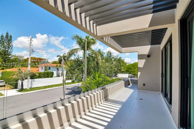 135 SW 29th Rd, Miami, FL 33129