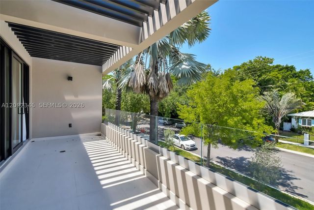 135 SW 29th Rd, Miami, FL 33129