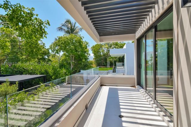 135 SW 29th Rd, Miami, FL 33129