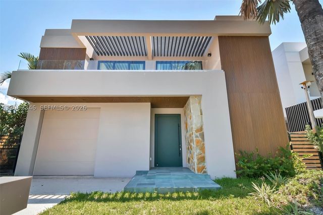 135 SW 29th Rd, Miami, FL 33129