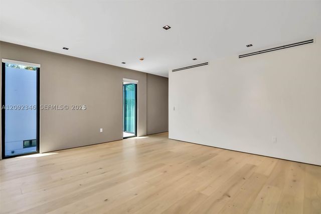 135 SW 29th Rd, Miami, FL 33129