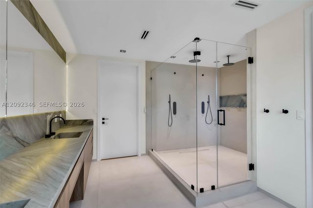 135 SW 29th Rd, Miami, FL 33129
